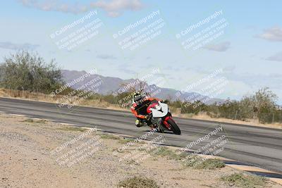 media/Nov-16-2025-Race Pace (Sun) [[8c5fa54630]]/Non Verified Riders (1st 20 Minutes)/3-Turn 3 Inside (11am)/